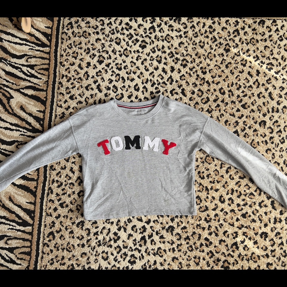 Tommy Hilfiger grey long sleeve top